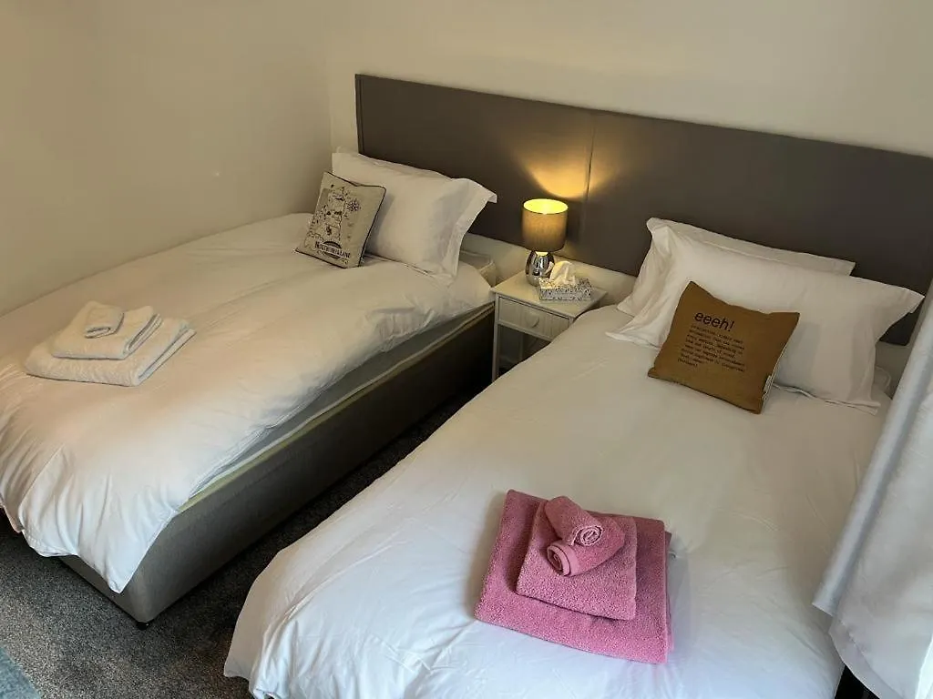 ニューカッスル・アポン・タイン Blaydonburn - Sleeps 6 - Parking - Garden - Hottubヴィラ 別荘